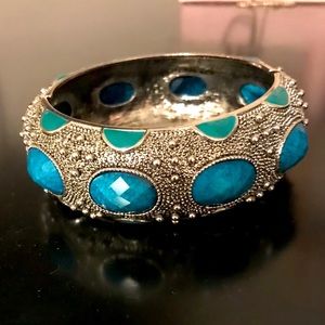 Bangle bracelet with turquoise.